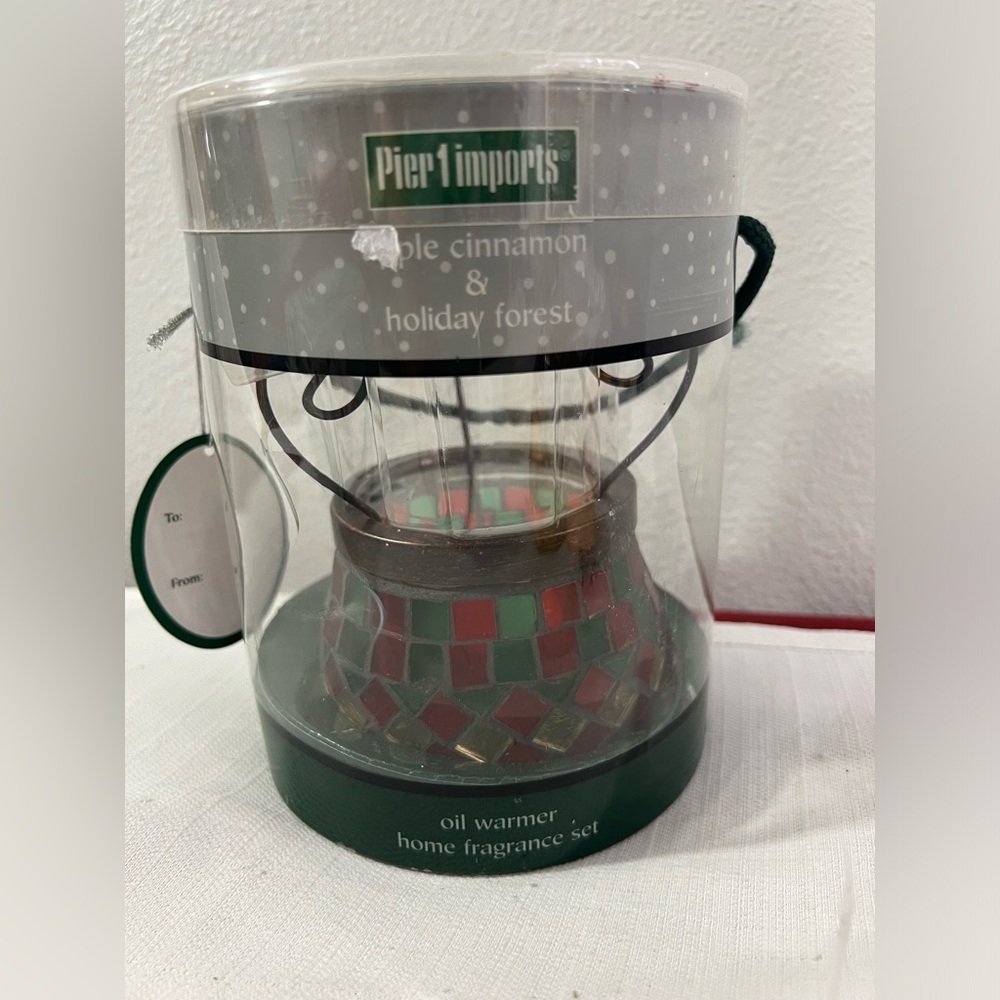 Pier One oil warmer apple cinnamon and holiday forest